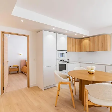 Ref 2011 - - For Rent