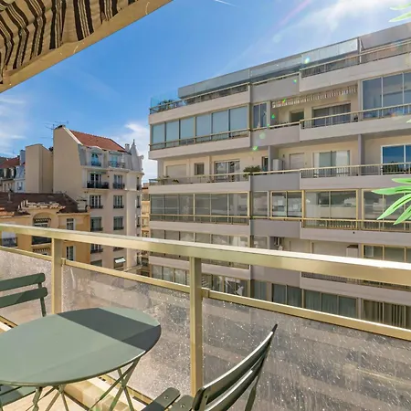 Ref 2011 - - For Rent Κάννες